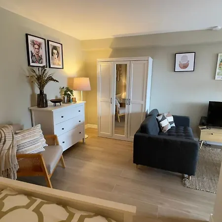 Jo's Studio Flat